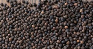 Schwarzer Pfeffer im Tee – Würzige Schärfe & aromatische Tiefe